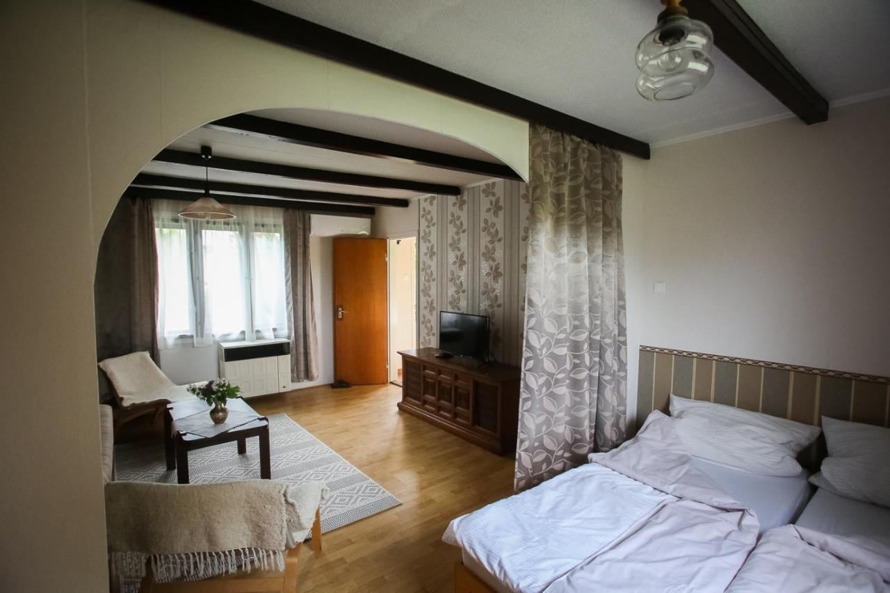 Hellenyi Apartmanok Harkány Екстериор снимка