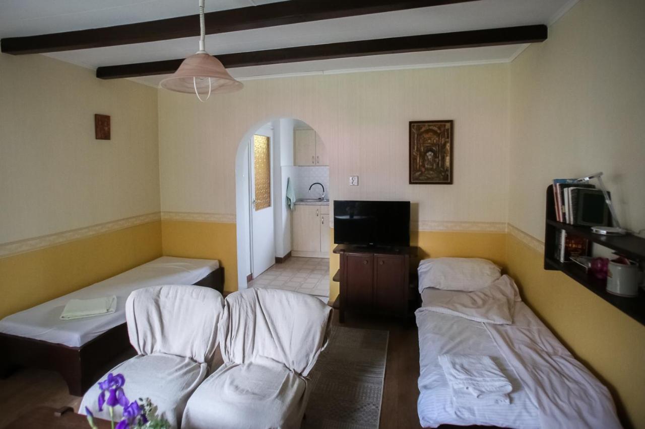 Hellenyi Apartmanok Harkány Екстериор снимка