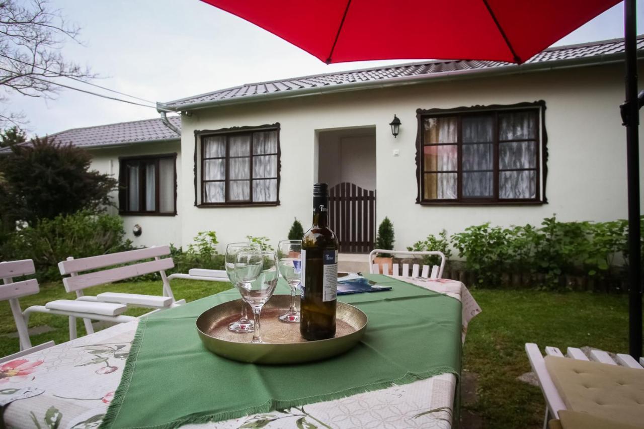 Hellenyi Apartmanok Harkány Екстериор снимка