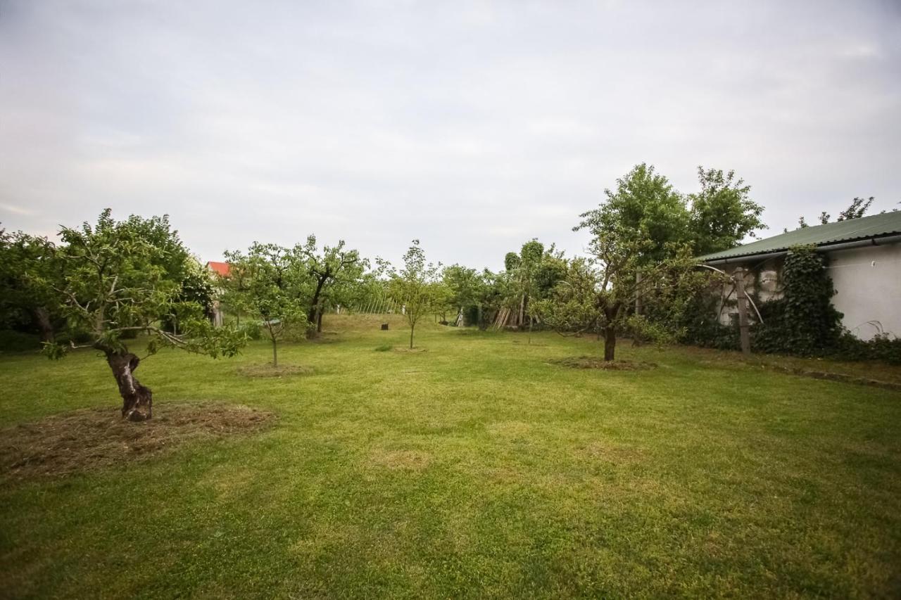Hellenyi Apartmanok Harkány Екстериор снимка