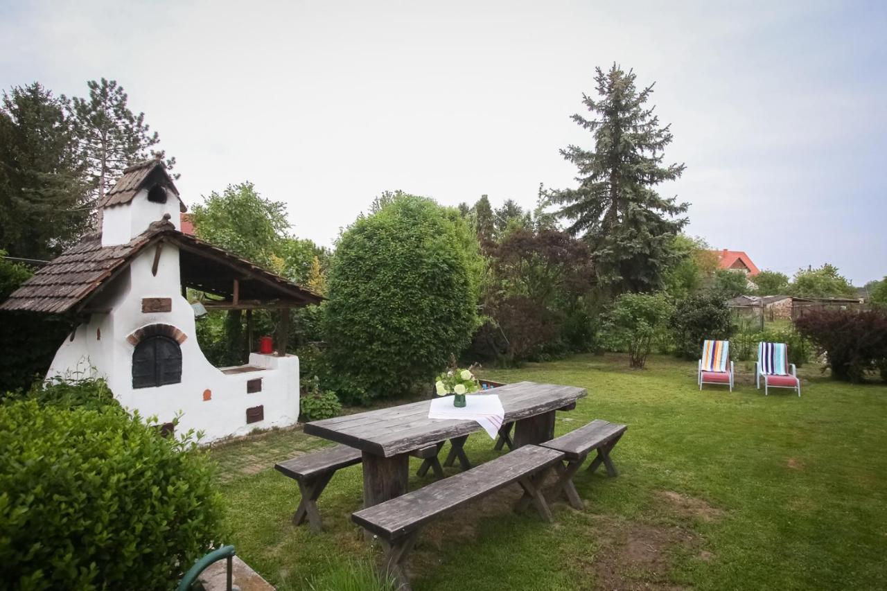 Hellenyi Apartmanok Harkány Екстериор снимка