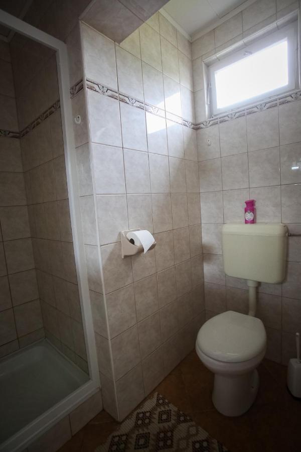 Hellenyi Apartmanok Harkány Екстериор снимка