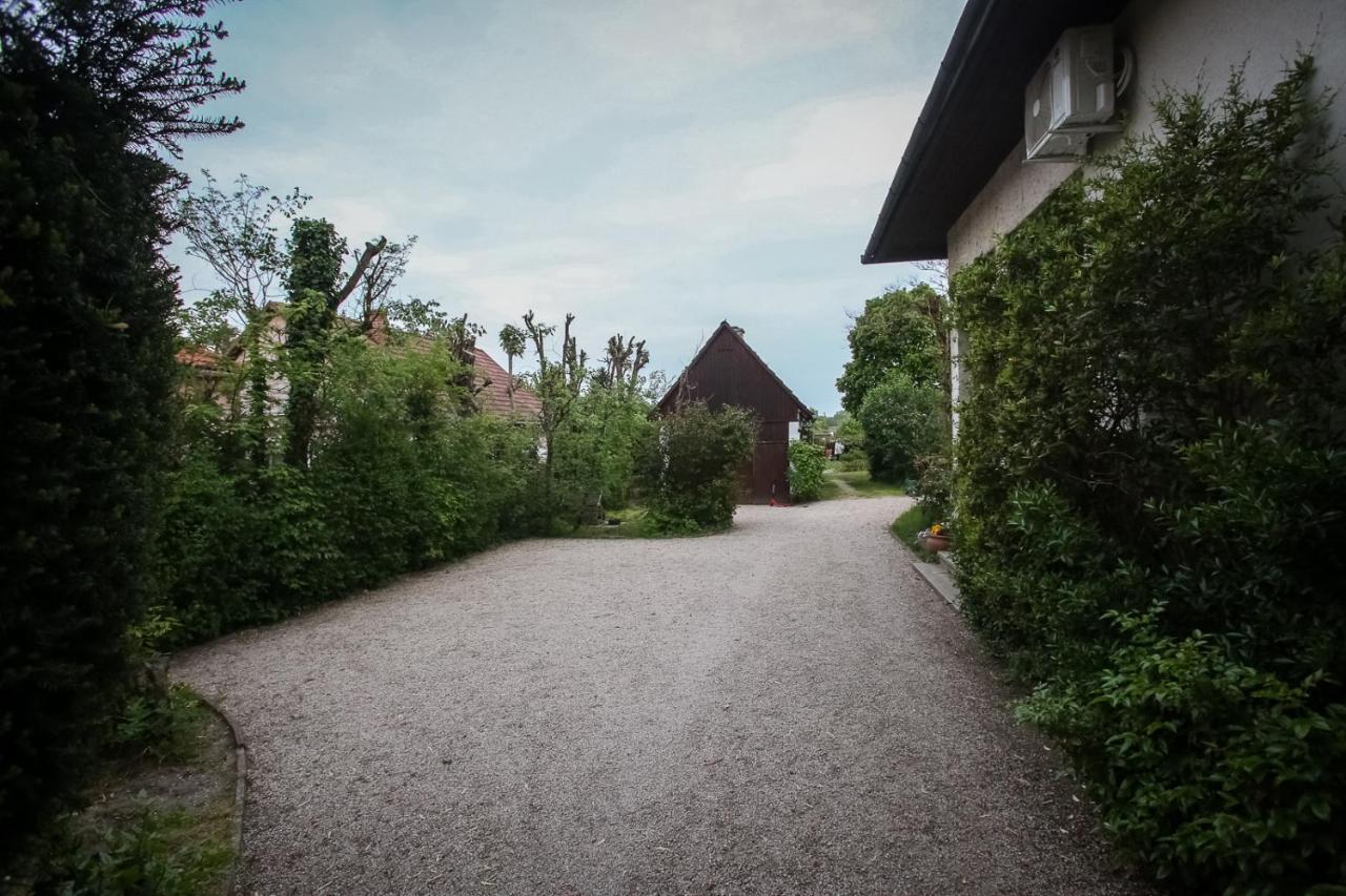Hellenyi Apartmanok Harkány Екстериор снимка