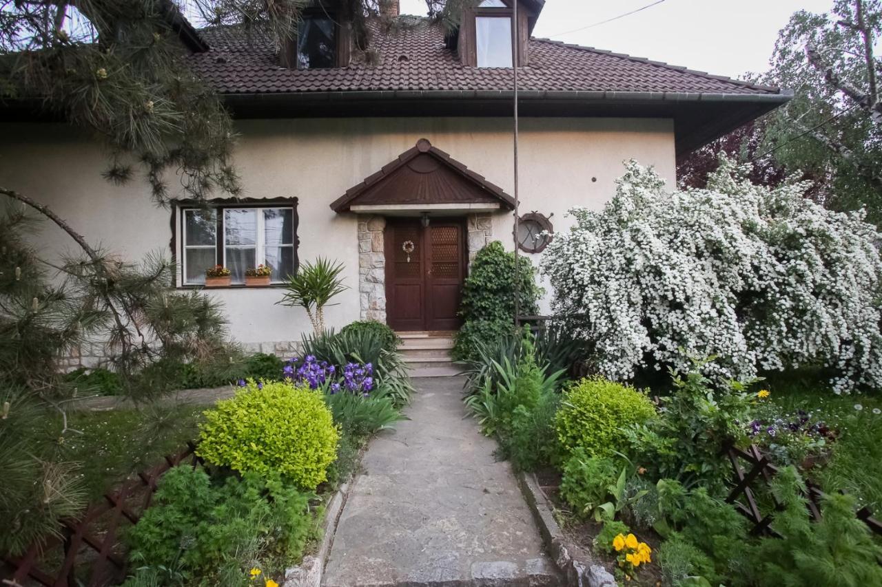 Hellenyi Apartmanok Harkány Екстериор снимка