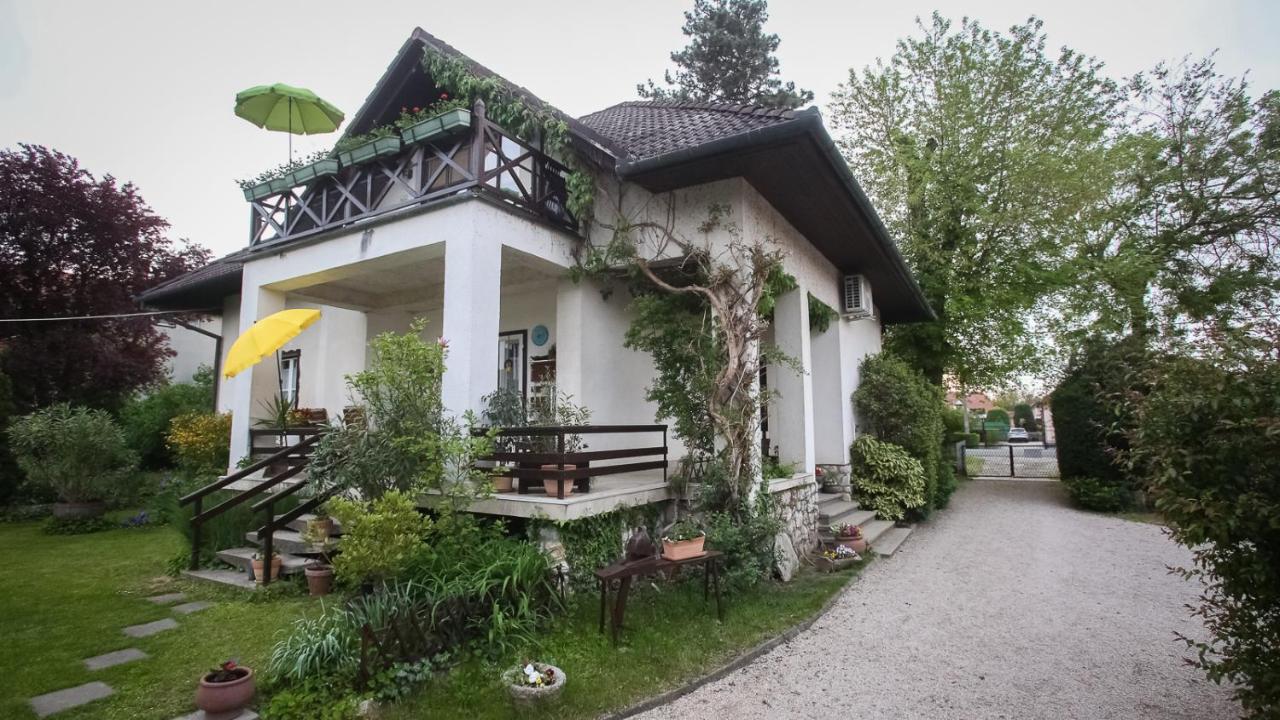 Hellenyi Apartmanok Harkány Екстериор снимка